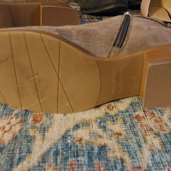 E U C! Aquatalia Faria Taupe Suede Weatherproof Ankle Bootie S : 6 BARELY WORN - Picture 6 of 14
